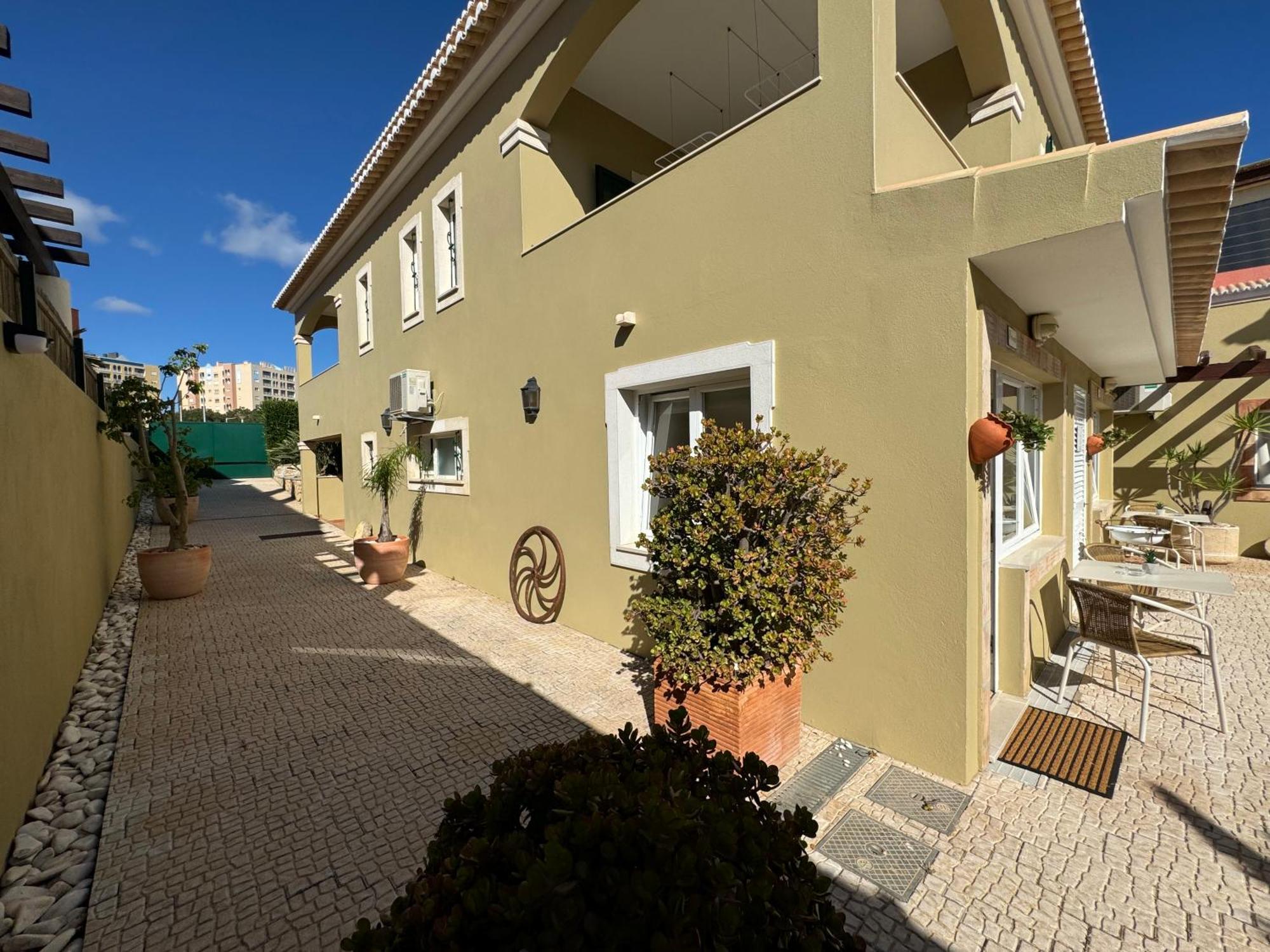 Happy Silva Guesthouse Lagos Buitenkant foto