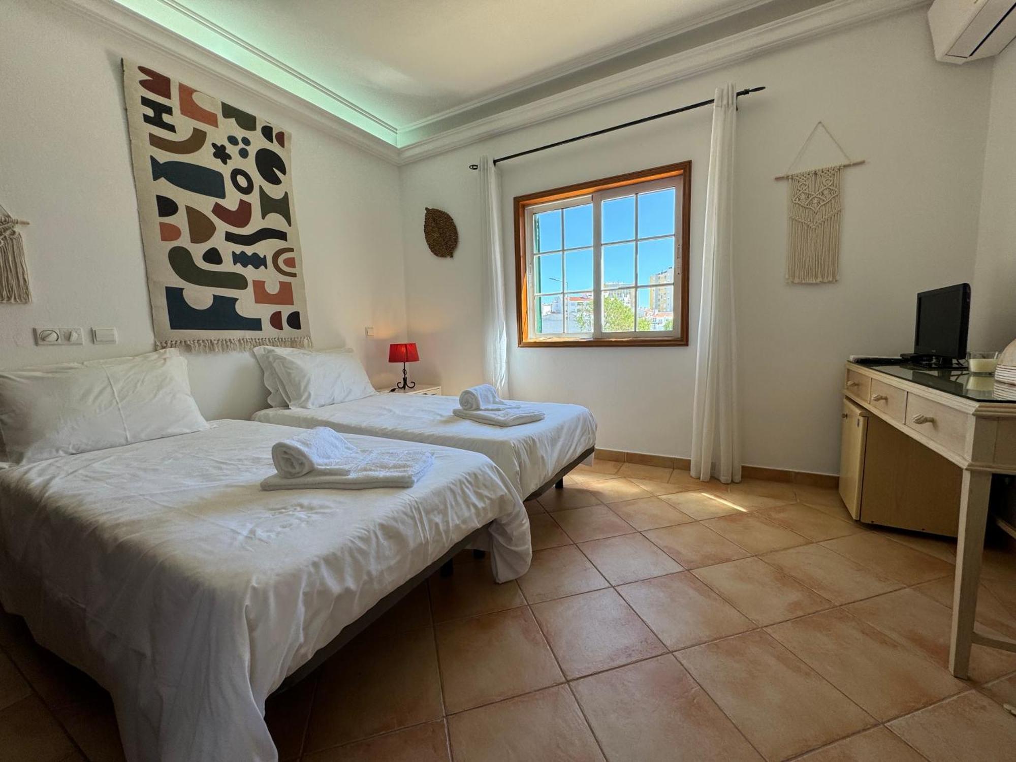 Happy Silva Guesthouse Lagos Buitenkant foto